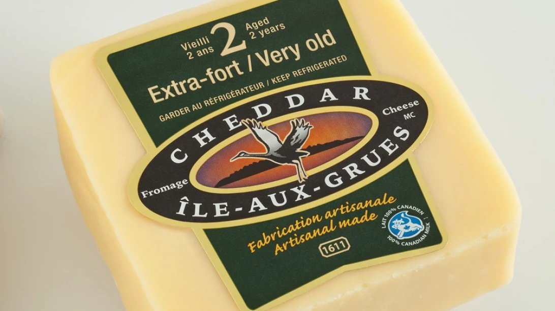 Fromage cheddar de 2 ans extra fort, produit de l'Île-aux-Grues.