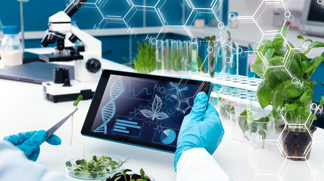 Scientifique réalisant une expérience sur des plantes.