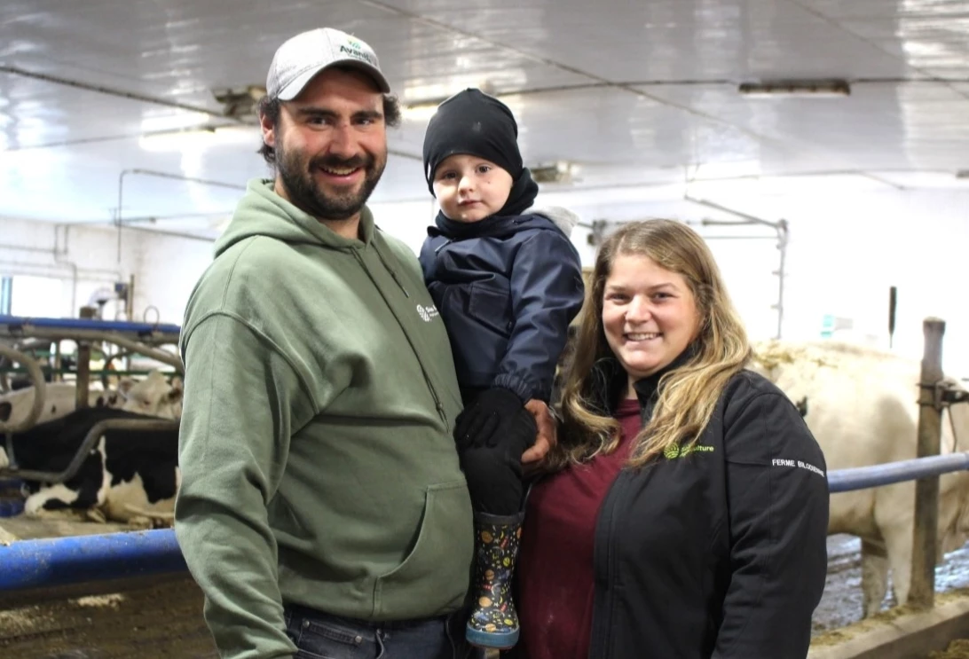 Laurence Bilodeau accompagnée de son conjoint, Cédric Paquet, et de leur fils, Logan