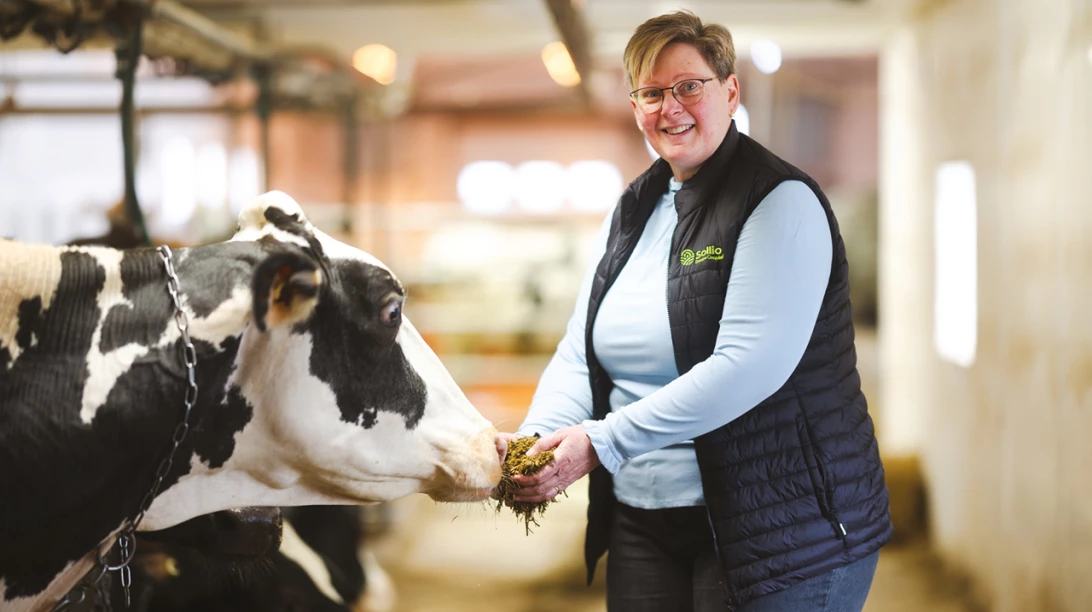 Sophie Gendron avec une vache Holstein