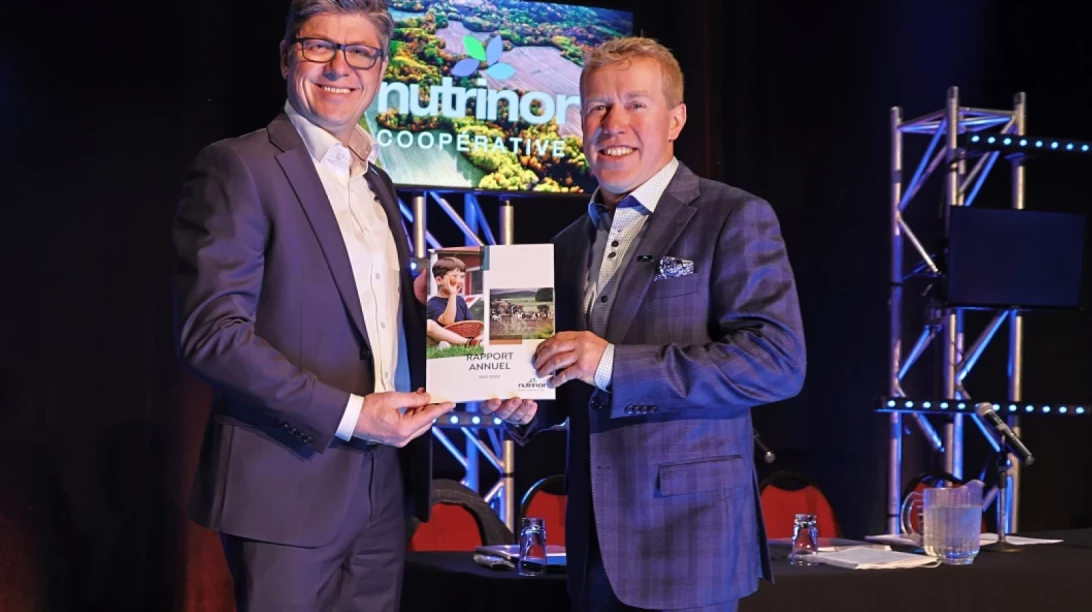  Michael Norman, chef de la direction de Nutrinor accompagné de Dominic Perron, président de la coopérative