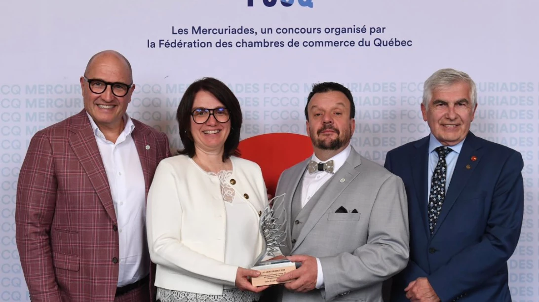 Les représentants de Sollio Groupe Coopératif recevant le prix Gouvernance d'impact Collège des administrateurs de sociétés