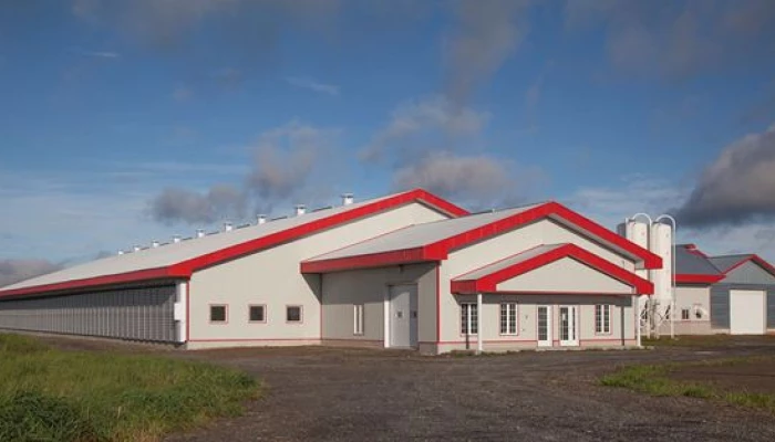 Photo d'une ferme laitière.