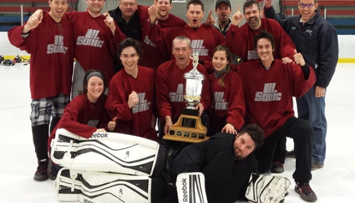 Équipe gagnante du tournoi hockey bottines Inter-Coop.