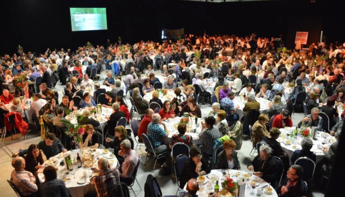 Photo d'un plan en hauteur de la soirée célébration du trente avril pour le trentième anniversaire de La Coop Unicoop.