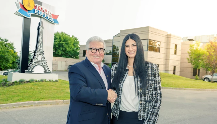 Réjean Nadeau, président-directeur général d’Olymel s.e.c., et Mélissa Latifi, présidente et directrice générale des Aliments Triomphe Inc. 