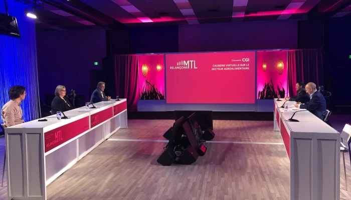 Panel de discussion avec les différents intervenants.