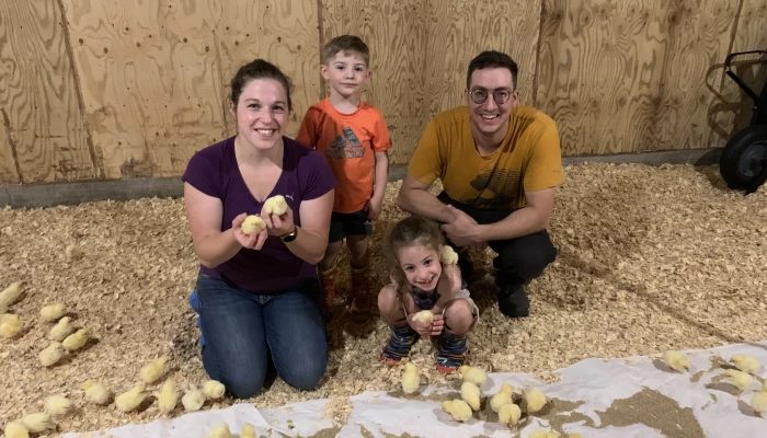 Denis Vincent, Céline Gaudet et leurs deux enfants.