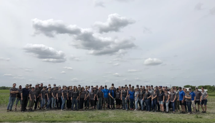 Les participants à la journée agronomique du 15 juin, à la Ferme de recherche en productions végétales de Sollio Agriculture. 