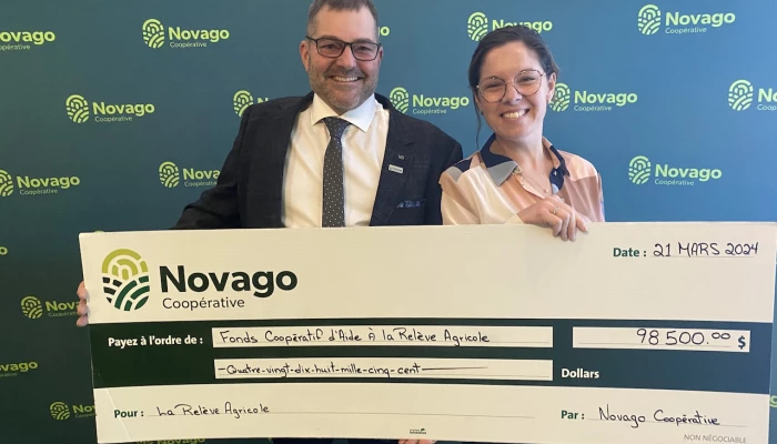 Novago Coopérative - Jean-Nil Laganière, président, et Katrine Venne, administratrice et participante du Fonds coopératif d’aide à la relève agricole. 
