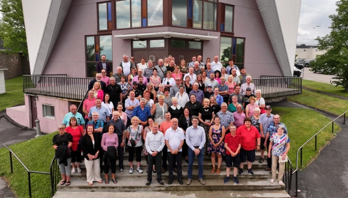 Un groupe de producteurs et productrices, élus et dirigeants
