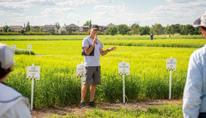 Aaron Beattie, chercheur au CDC Crop Development