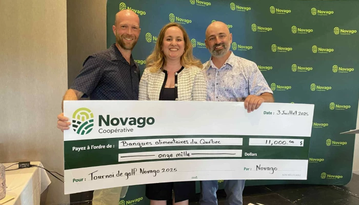 Novago avec le chèque de 11 000 $