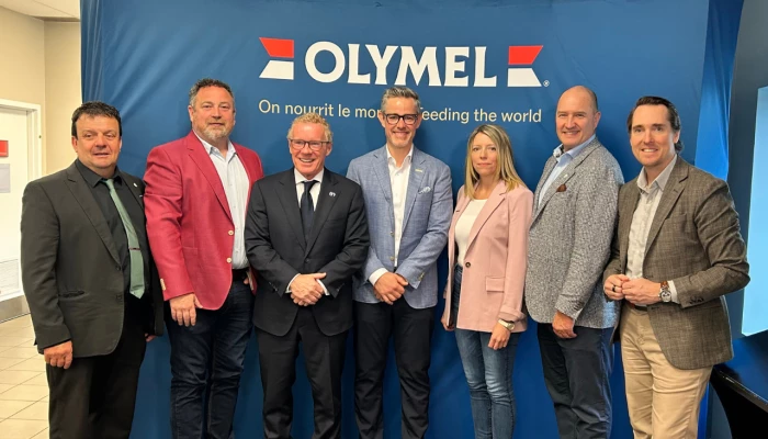 Richard Ferland, président de Sollio Groupe Coopératif, Jean Lamarche, maire de Trois-Rivières, Jean Boulet, député de Trois-Rivières et ministre du Travail, Yanick Gervais, président-directeur général d’Olymel, Nancy Forcier, directrice de l’usine La Fernandière, Pascal Houle, chef de la direction de Sollio Groupe Coopératif et Simon Allaire, député de Maskinongé.