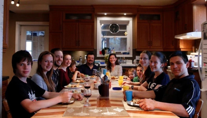 Famille de Richard Ferland à la table