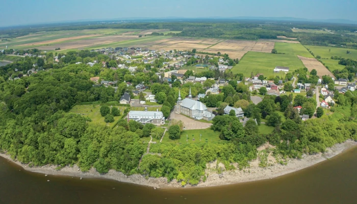 Vente de propriété résidentielle dans les villages canadiens