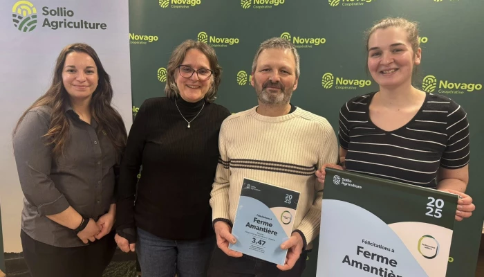 Ferme Amantière reçoit le prix du concours Performance laitière