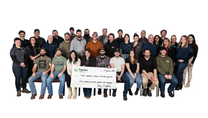 Les vingt-cinq producteurs et productrices qui ont reçu leur bourse du FCARA d’Agiska Coopérative