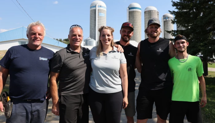 Léon et Camil Maltais, Pascale et son conjoint Keven, Olivier et Owen de la Ferme Maltais