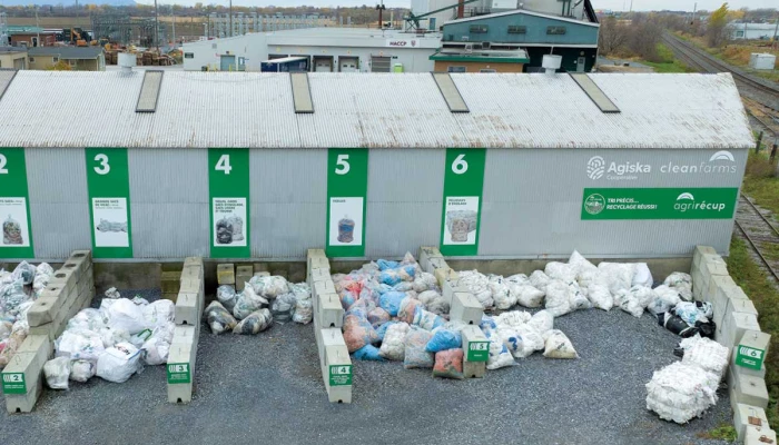 Plastique agricole prêt à être récupéré