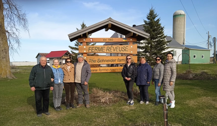 Visite de la coopérative laitière ukrainienne à la ferme rêveuse.
