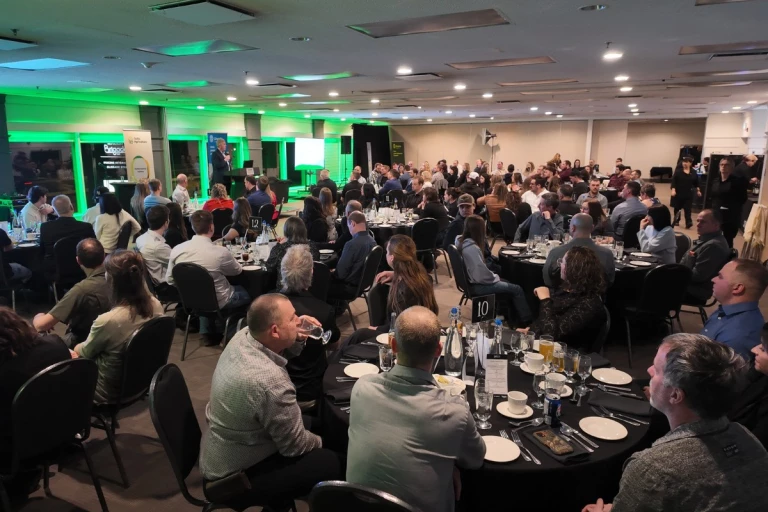 Salle au concours Performance laitière d'Unoria