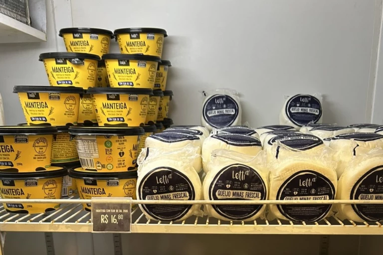 Présentoir de margarine et fromage de la ferme Letti A2