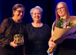 Véronique Guizier, présidente des Agricultrices du Québec, Céline Bélanger, lauréat Prix Hommage, Sabrinal Habel, présidente sortante des Agricultrices du Centre-du-Québec
