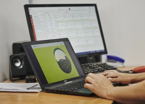 Ordinateurs sur le site web d'AgConnexion
