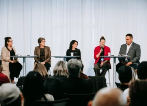 Andréa Renaud, Nadine Groulx, Élise Gagnon, Marie-Pier Béliveau et Jean-Philippe Côté
