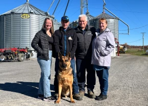 Josiane Perreault, Robert Perrault, Maxime Légaré et Thérèse Lapalme de la Ferme J.C. Perreault & Fils