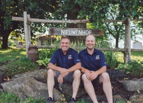 Le duo père-fils Justin et Benjamin Nieuwenhof