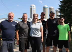 Léon et Camil Maltais, Pascale et son conjoint Keven, Olivier et Owen de la Ferme Maltais
